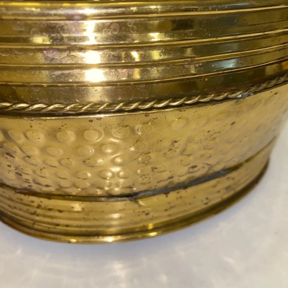 Vintage 12 inch brass bowl / planter decor - Picture 9 of 12